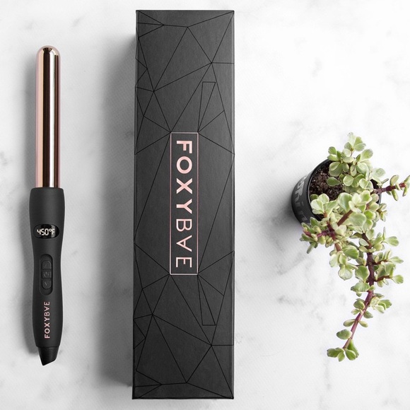 FOXYBAE rose gold 25mm curling iron - Picture 2 of 7